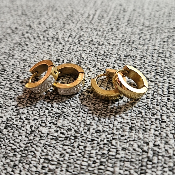 Gold Earring Set - Picture 3 of 5